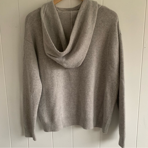 Women's Nordstrom Signature Cashmere Sweater Gray Size M - Picture 2 of 5